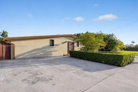 $790,000 | 8840 Southwest 50th Terrace, Miami, FL 33165