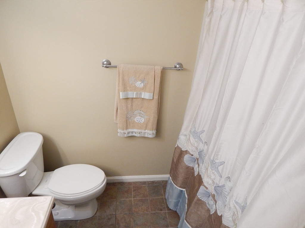 16 Beal's Cove Road, Unit D Hingham, MA 02043 - Photo 15 of 30 Gallery Image 15