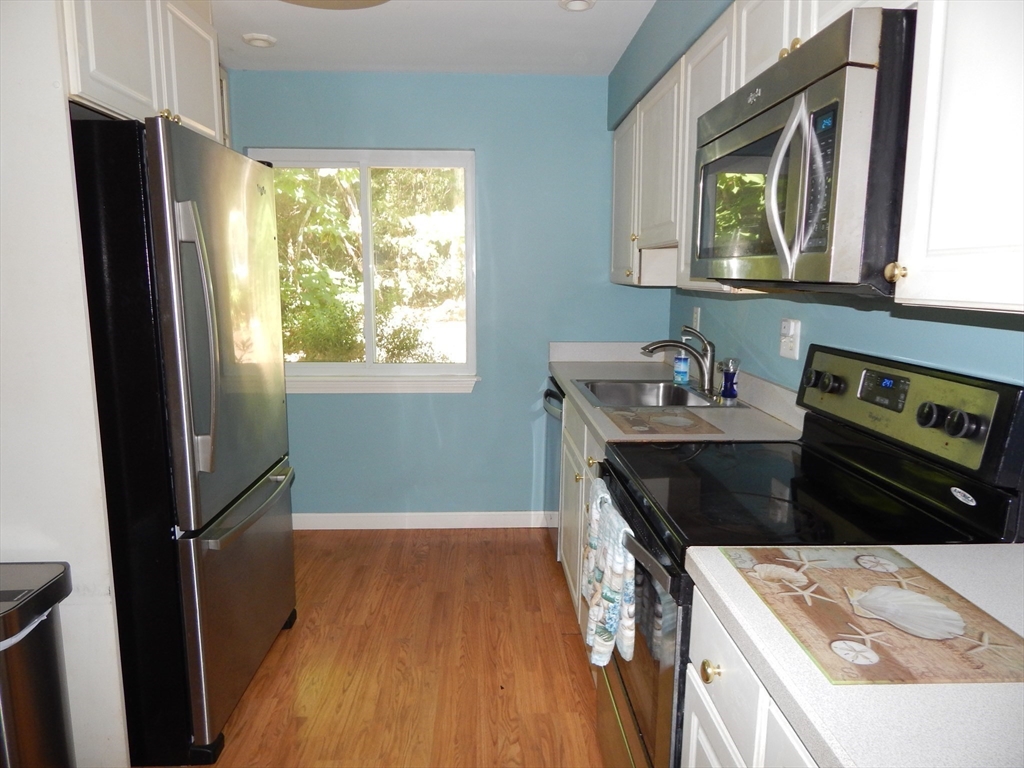 16 Beal's Cove Road, Unit D Hingham, MA 02043 - Photo 3 of 30 Gallery Image 3
