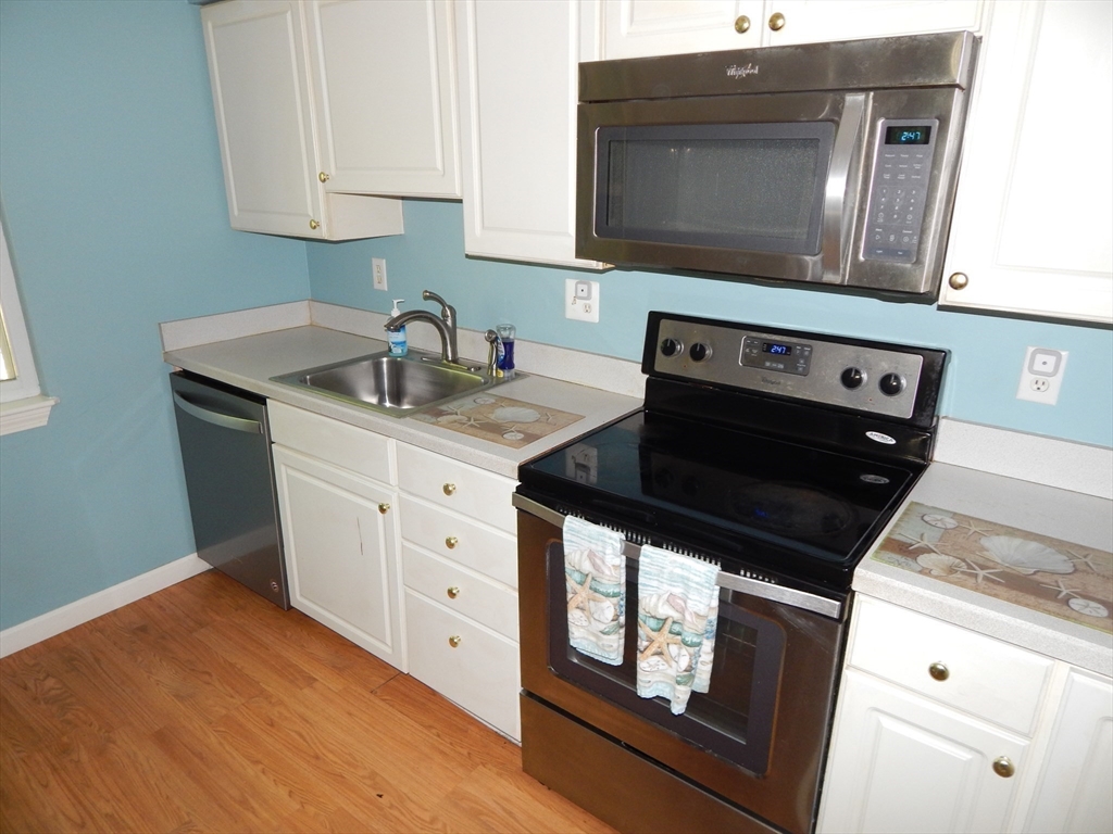 16 Beal's Cove Road, Unit D Hingham, MA 02043 - Photo 5 of 30 Gallery Image 5