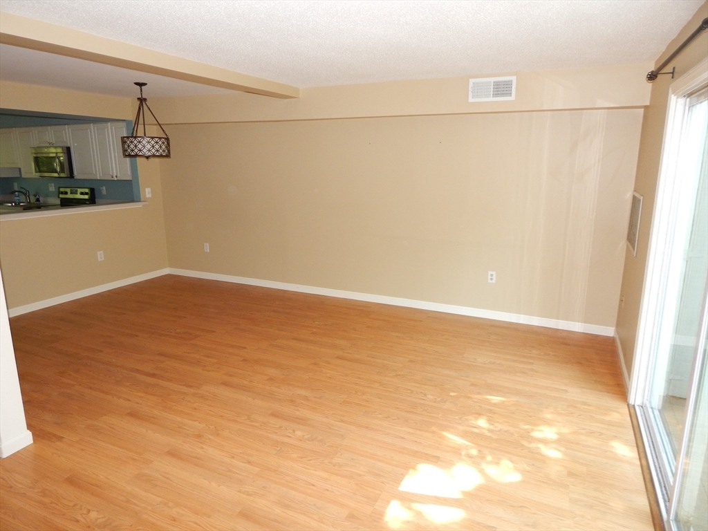 16 Beal's Cove Road, Unit D Hingham, MA 02043 - Photo 6 of 30 Gallery Image 6