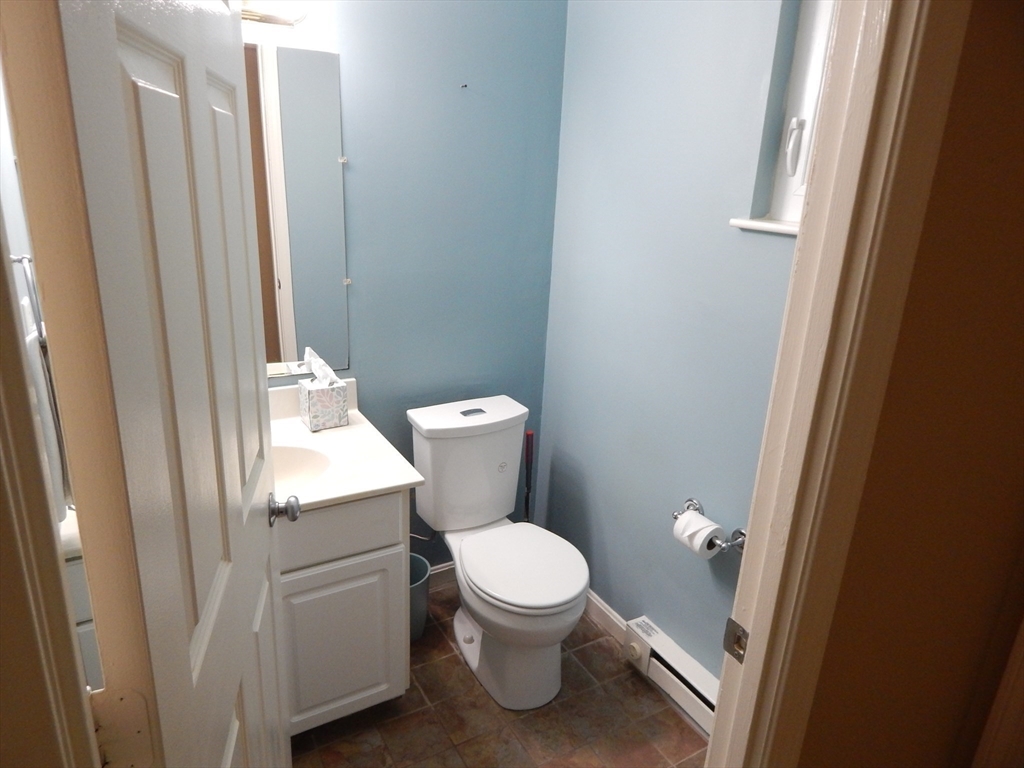 16 Beal's Cove Road, Unit D Hingham, MA 02043 - Photo 9 of 30 Gallery Image 9