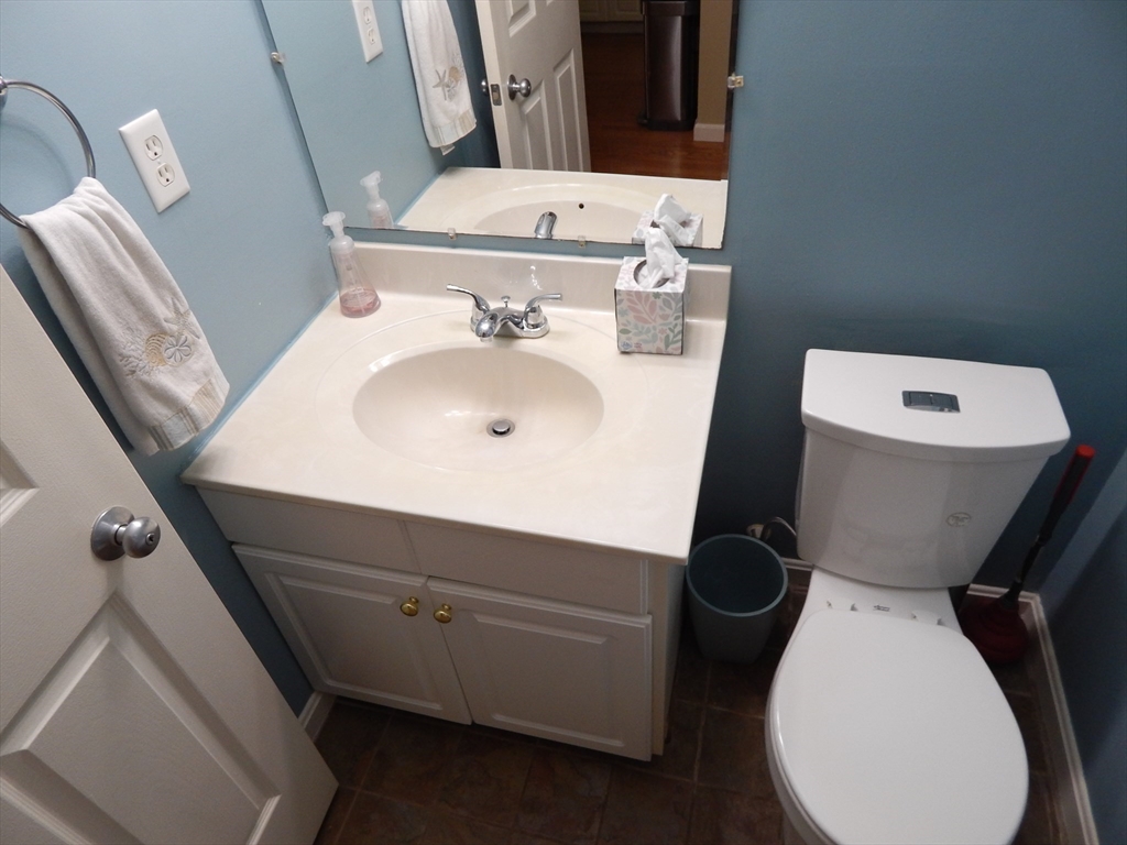 16 Beal's Cove Road, Unit D Hingham, MA 02043 - Photo 10 of 30 Gallery Image 10