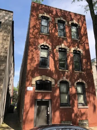 $2,400 | 819 South Carpenter Street, Unit 3F, Chicago, IL 60607