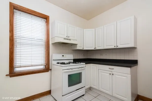 $2,400 | 819 South Carpenter Street, Unit 3F, Chicago, IL 60607