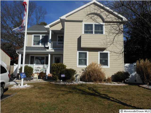 2317 Hollywood Road Point Pleasant, NJ 08742 - Photo 1 of 3 Primary Photo