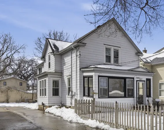 $225,000 | 1342 3rd Avenue South, Fargo, ND 58103