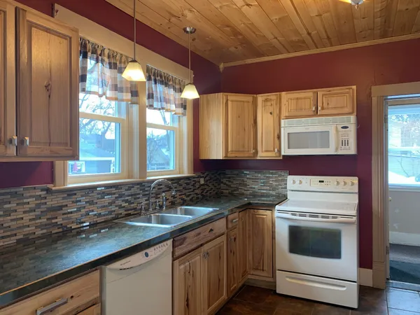 $225,000 | 1342 3rd Avenue South, Fargo, ND 58103