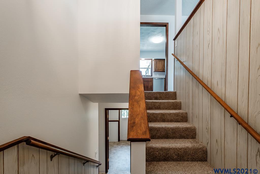 1278 Southwest Maple Street Dallas, OR 97338 - Photo 23 of 42 a view of entryway