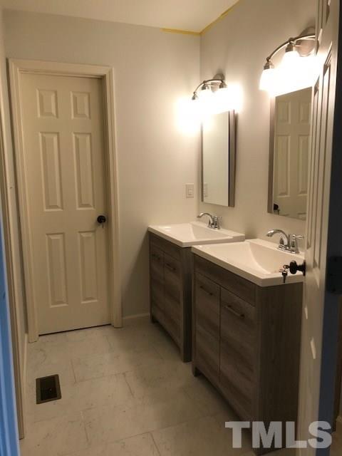659 Corbett Road Clayton, NC 27520 - Photo 12 of 24 Gallery Image 12