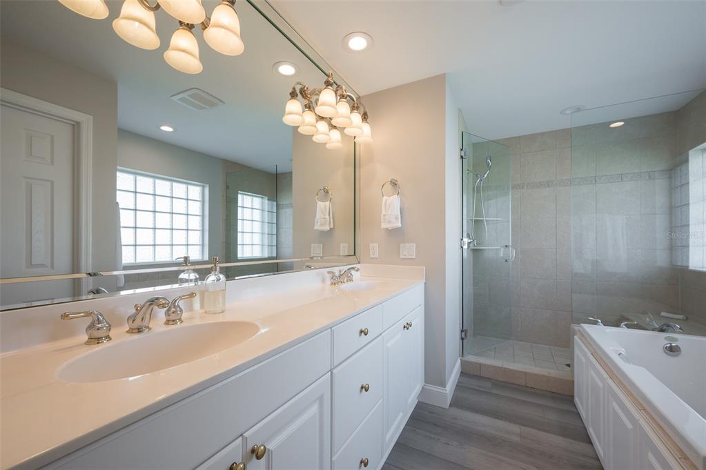 548 Gunwale Lane Longboat Key, FL 34228 - Photo 23 of 57