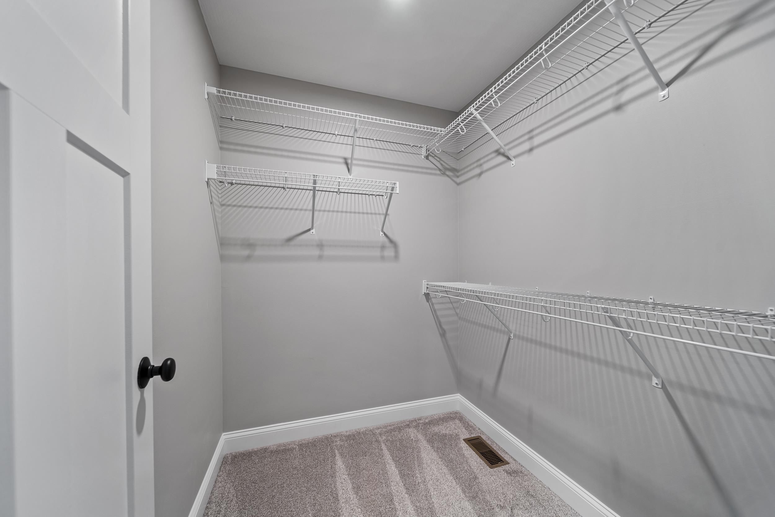 8 Hillside Avenue Derry, NH 03038 - Photo 16 of 32