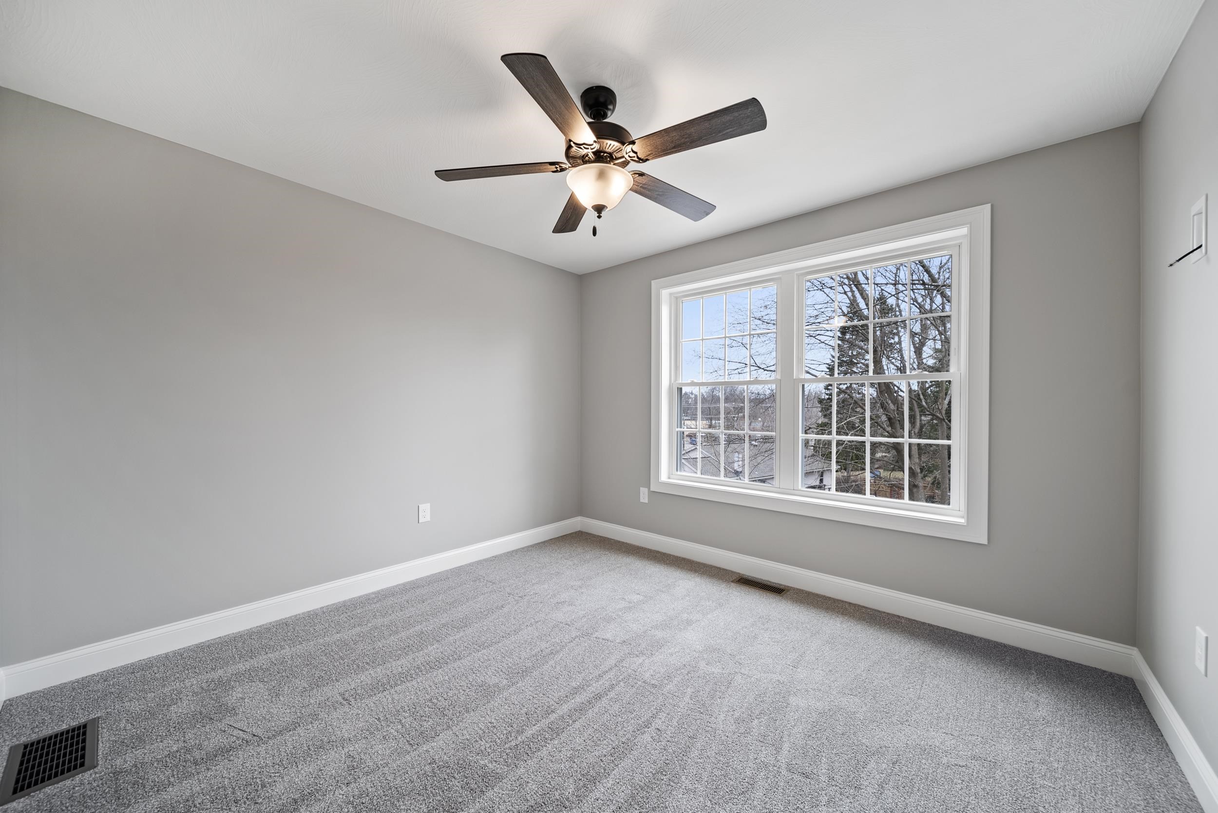 8 Hillside Avenue Derry, NH 03038 - Photo 19 of 32