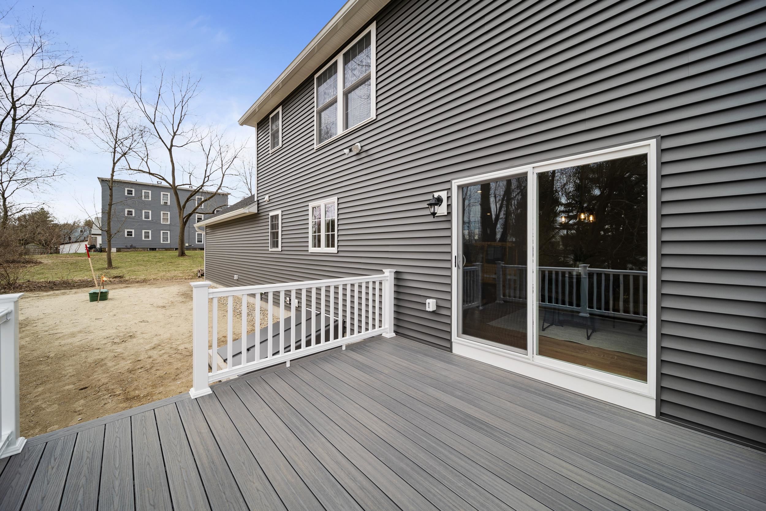 8 Hillside Avenue Derry, NH 03038 - Photo 21 of 32