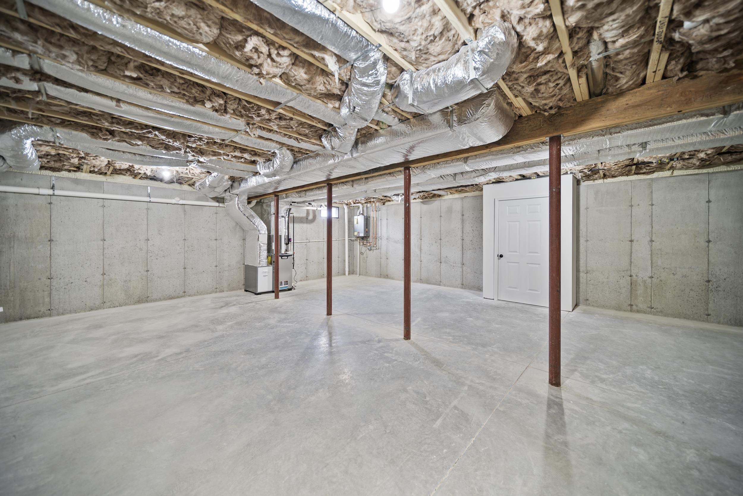 8 Hillside Avenue Derry, NH 03038 - Photo 23 of 32