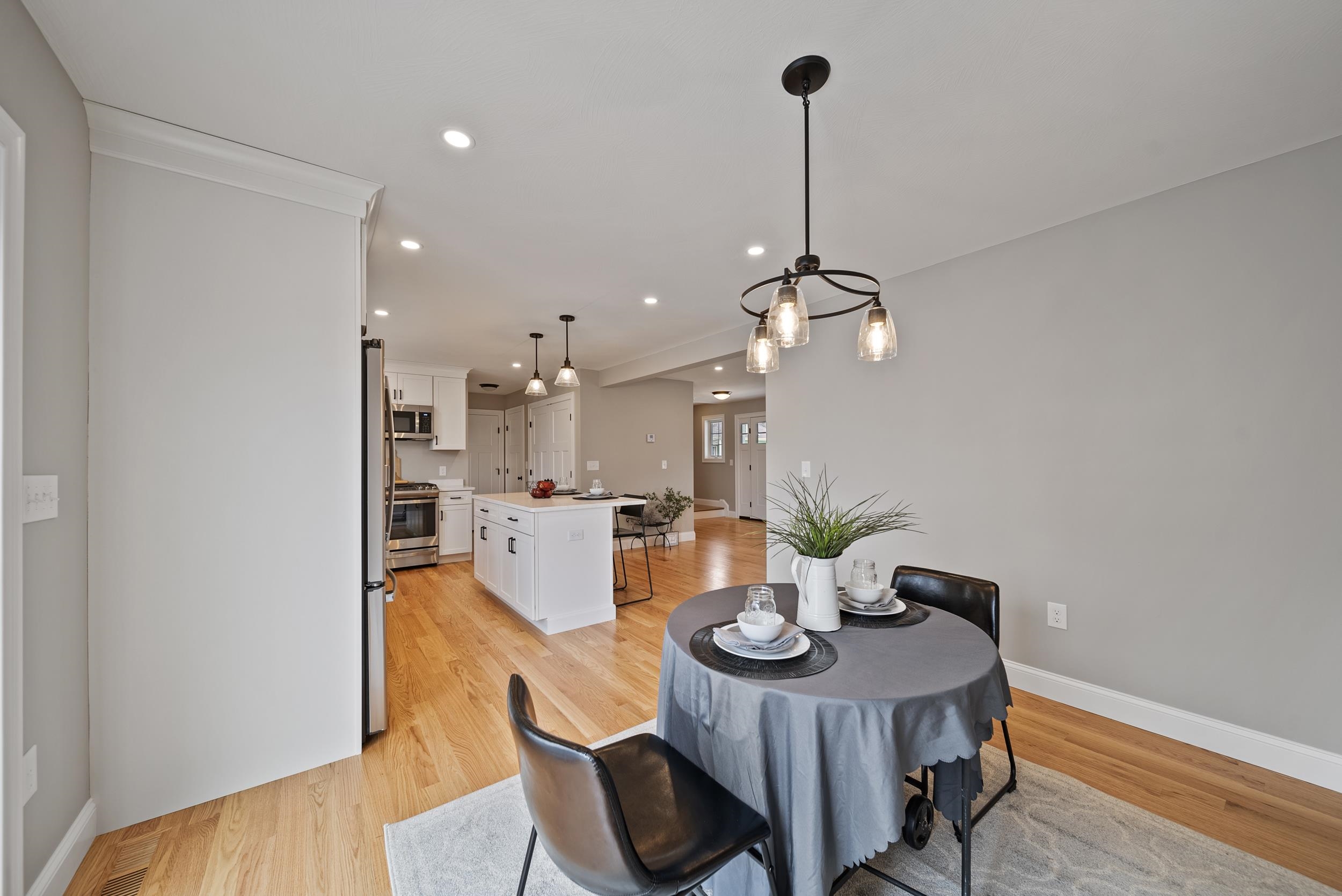 8 Hillside Avenue Derry, NH 03038 - Photo 6 of 32