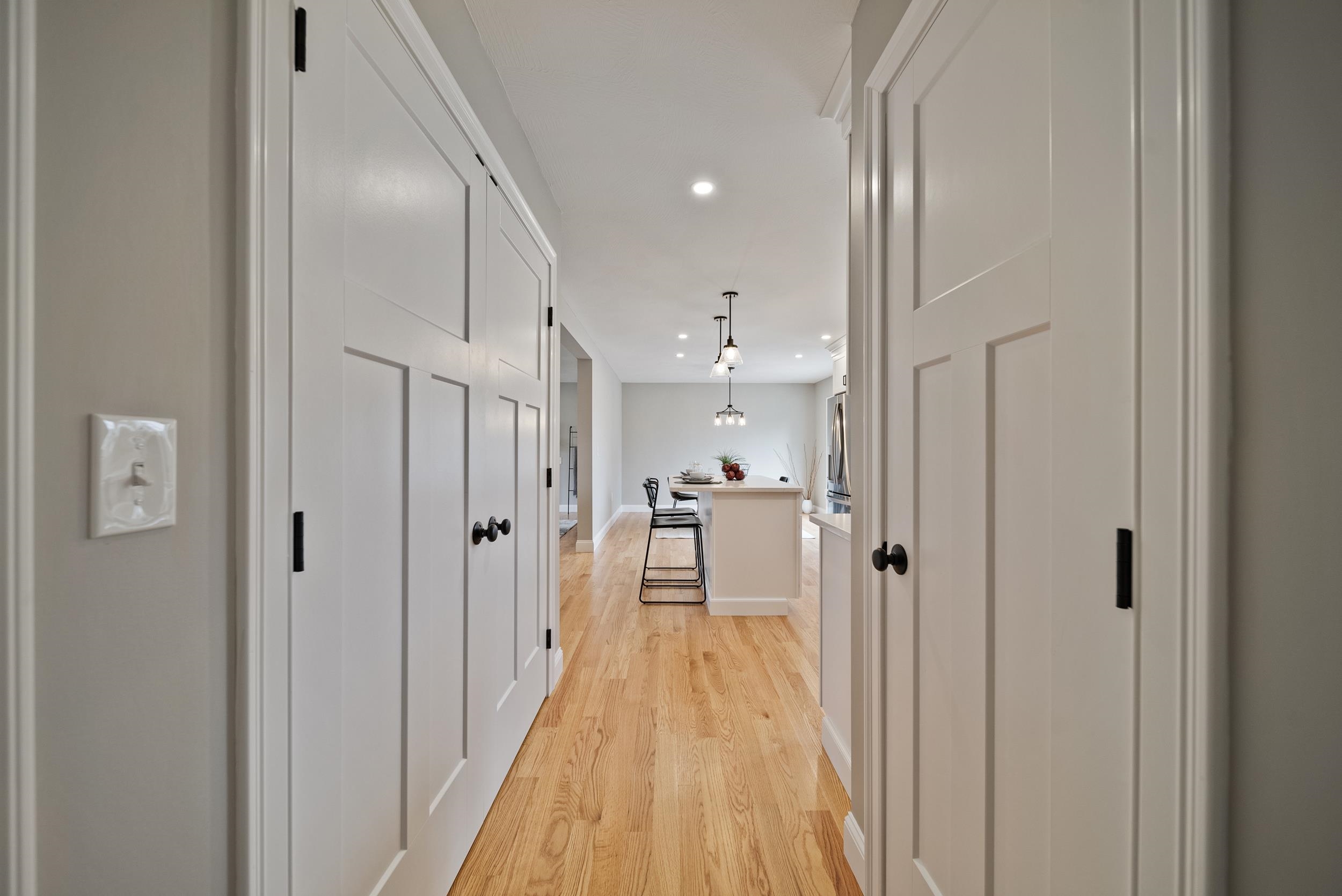 8 Hillside Avenue Derry, NH 03038 - Photo 7 of 32