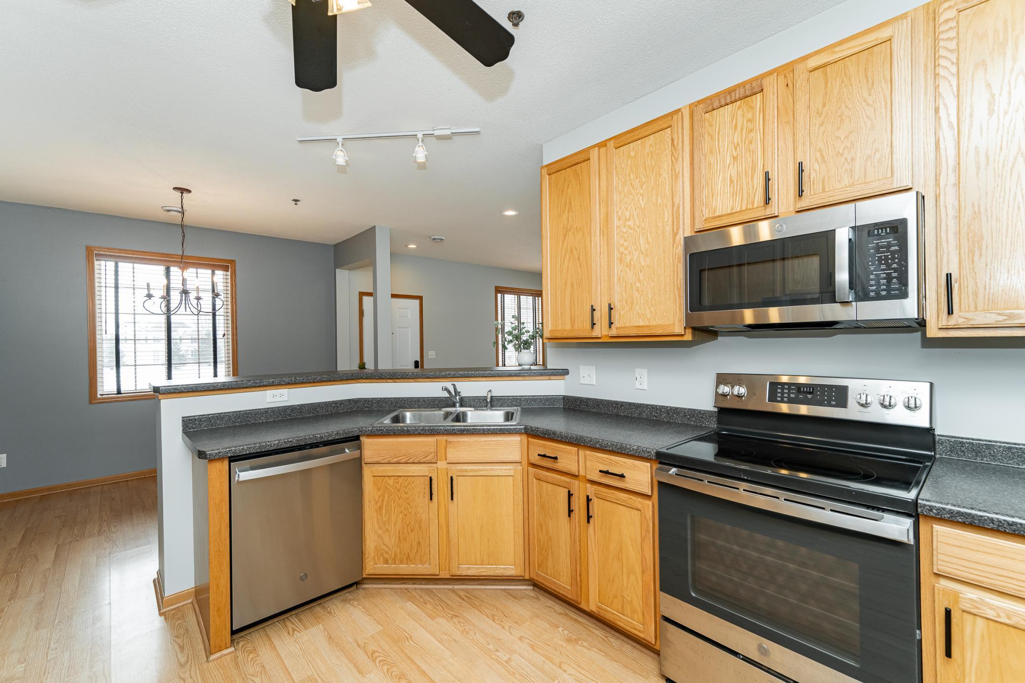 6319 29th Avenue Northwest Rochester, MN 55901 - Photo 2 of 24