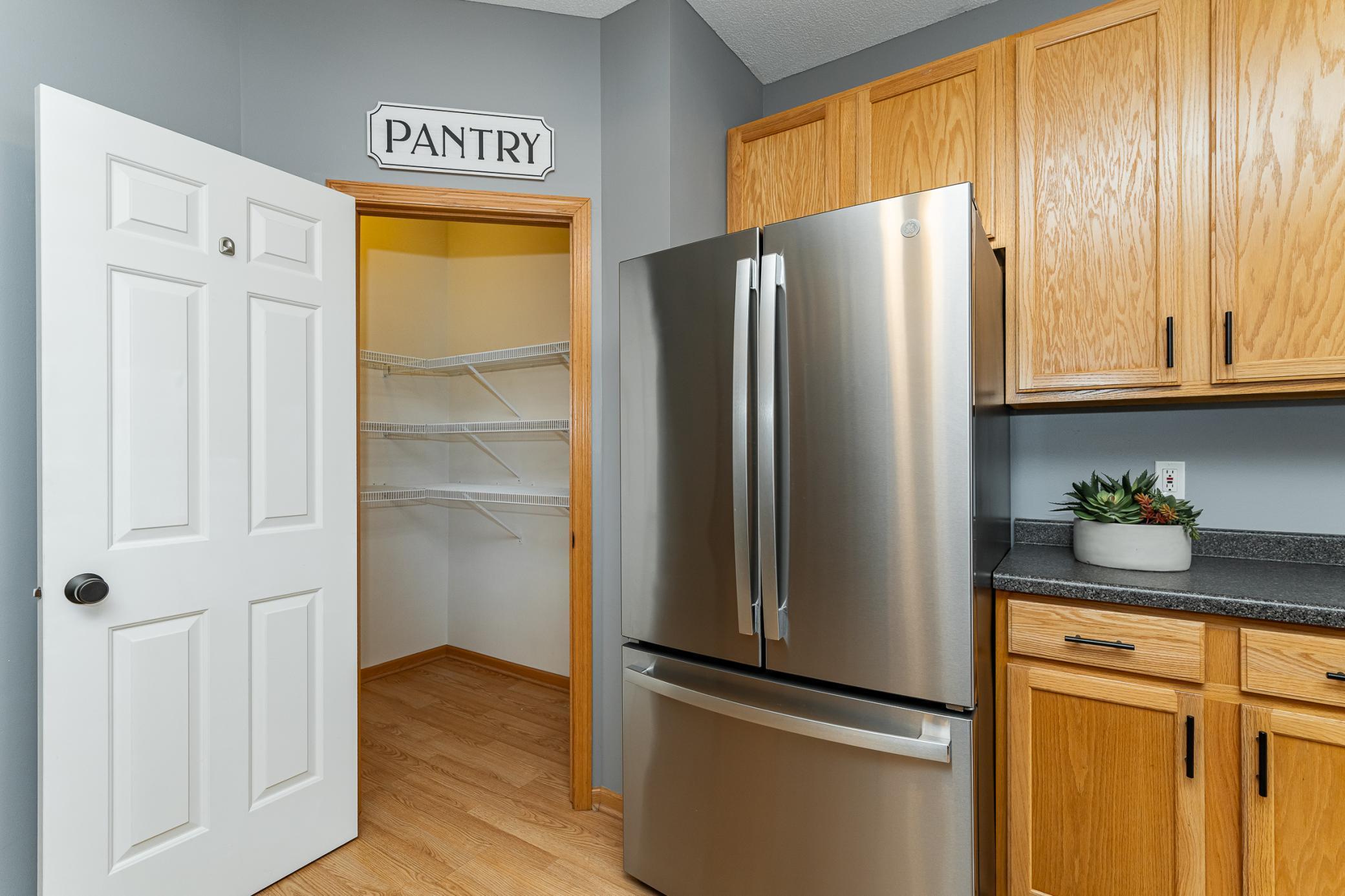 6319 29th Avenue Northwest Rochester, MN 55901 - Photo 3 of 24