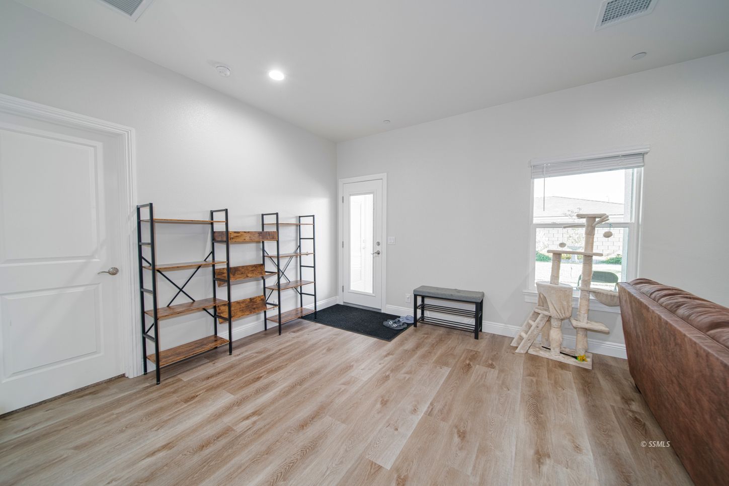 1107 Terra Bella Place Ridgecrest, CA 93555 - Photo 8 of 38 Gallery Image 8