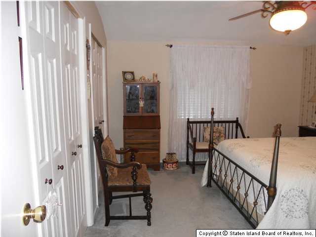 88 Deborah Loop Staten Island, NY 10312 - Photo 12 of 19 Additional Photo