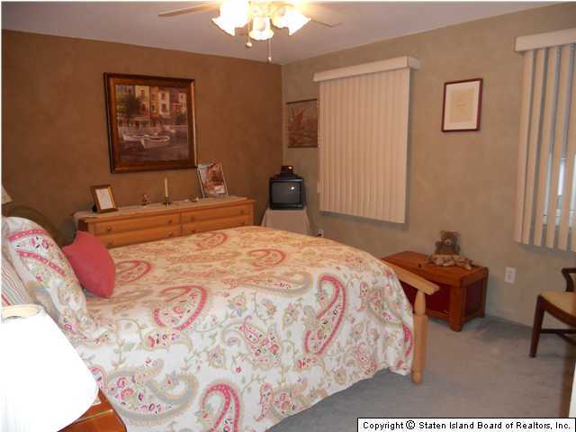 88 Deborah Loop Staten Island, NY 10312 - Photo 13 of 19 Additional Photo
