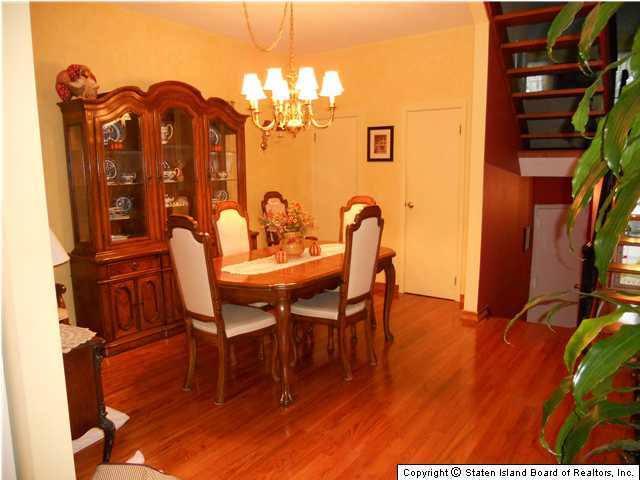 88 Deborah Loop Staten Island, NY 10312 - Photo 2 of 19 Additional Photo