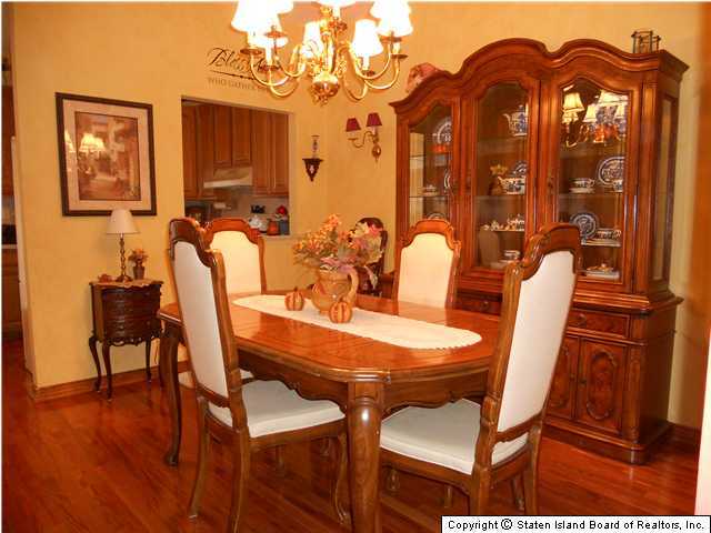 88 Deborah Loop Staten Island, NY 10312 - Photo 3 of 19 Additional Photo