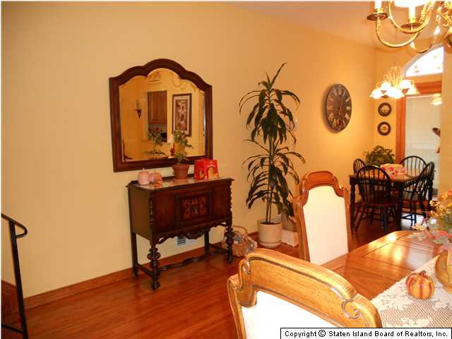 88 Deborah Loop Staten Island, NY 10312 - Photo 4 of 19 Additional Photo