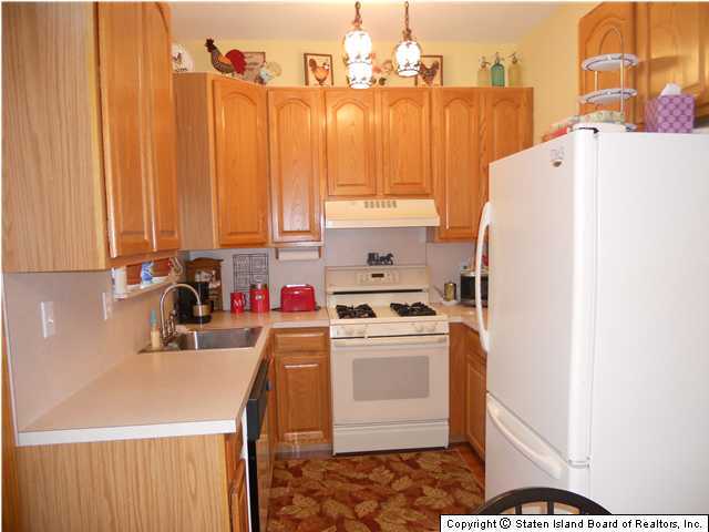88 Deborah Loop Staten Island, NY 10312 - Photo 5 of 19 Additional Photo