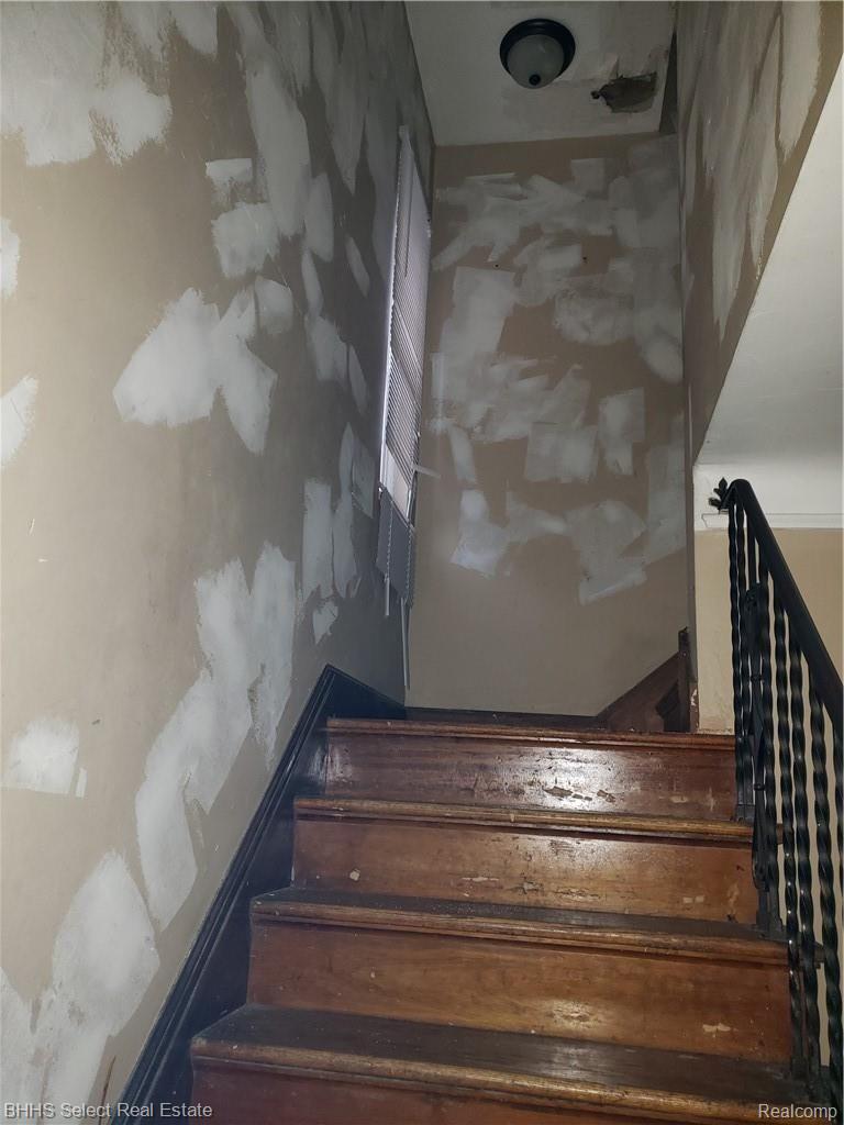 8111 Rolyat Street Detroit, MI 48234 - Photo 7 of 17 upstairs.jpg