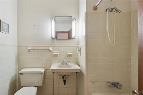 $165,000 | 1037 Maplewood Drive, Harvey, LA 70058