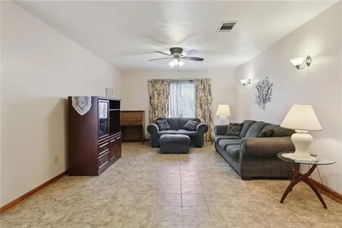 $165,000 | 1037 Maplewood Drive, Harvey, LA 70058