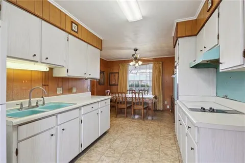 $165,000 | 1037 Maplewood Drive, Harvey, LA 70058