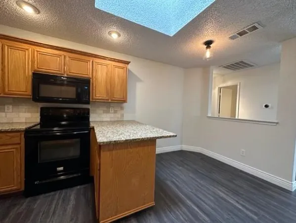 $2,250 | 5900 Aloe Court, Arlington, TX 76017