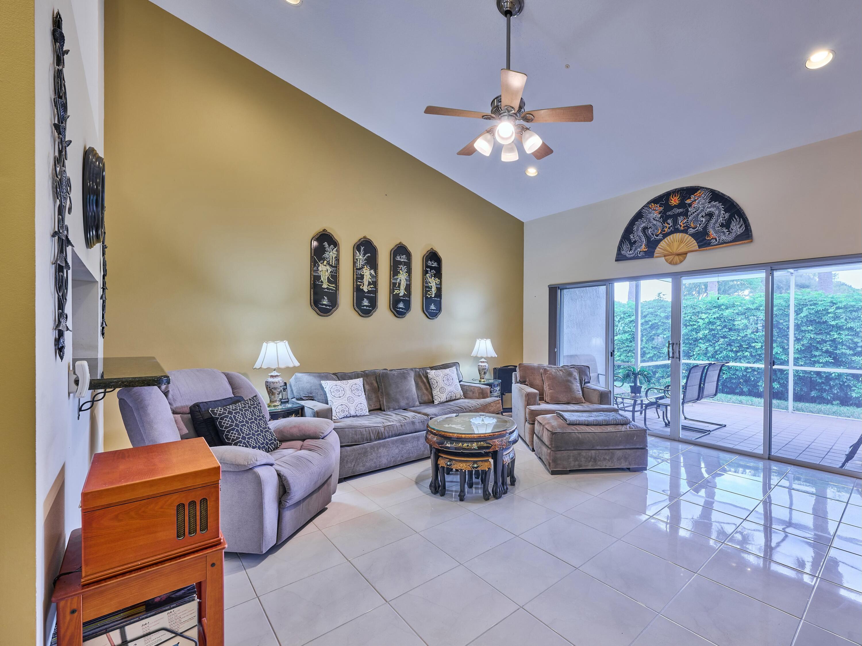 8421 Vía Serena Boca Raton, FL 33433 - Photo 26 of 46 Family Room