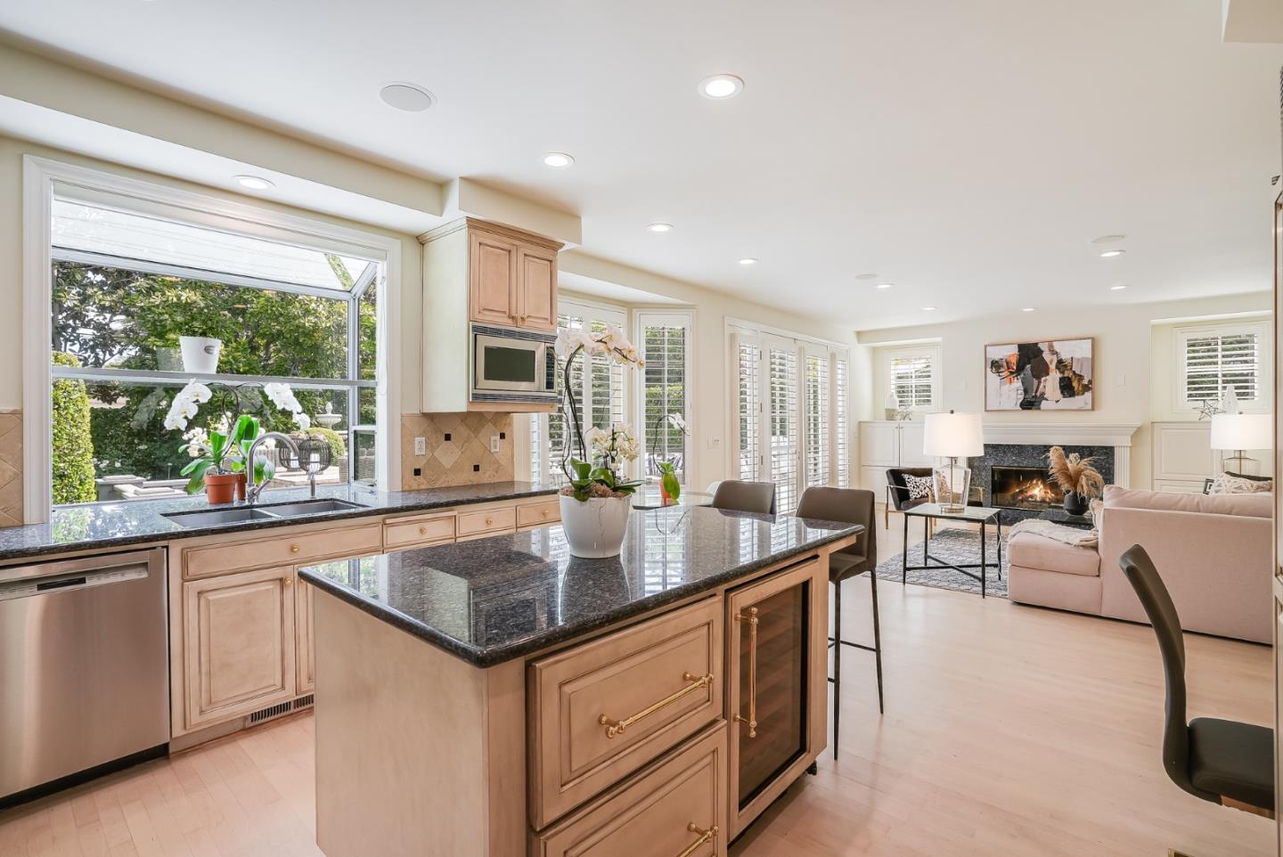 75 Riordan Place Menlo Park, CA 94025 - Photo 14 of 55