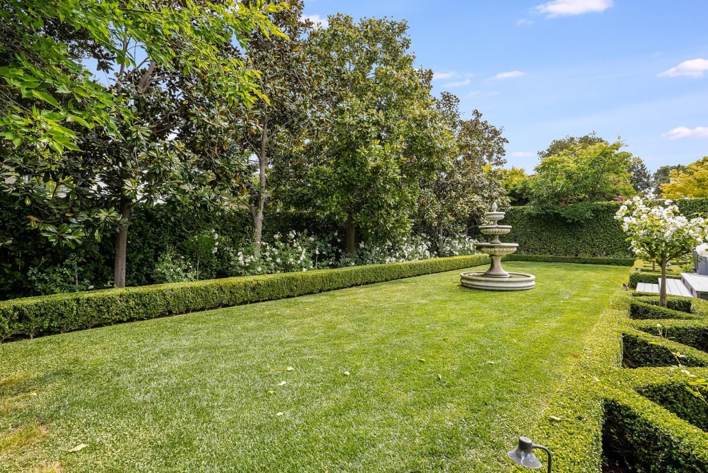 75 Riordan Place Menlo Park, CA 94025 - Photo 44 of 55 a view of a swimming pool with a yard