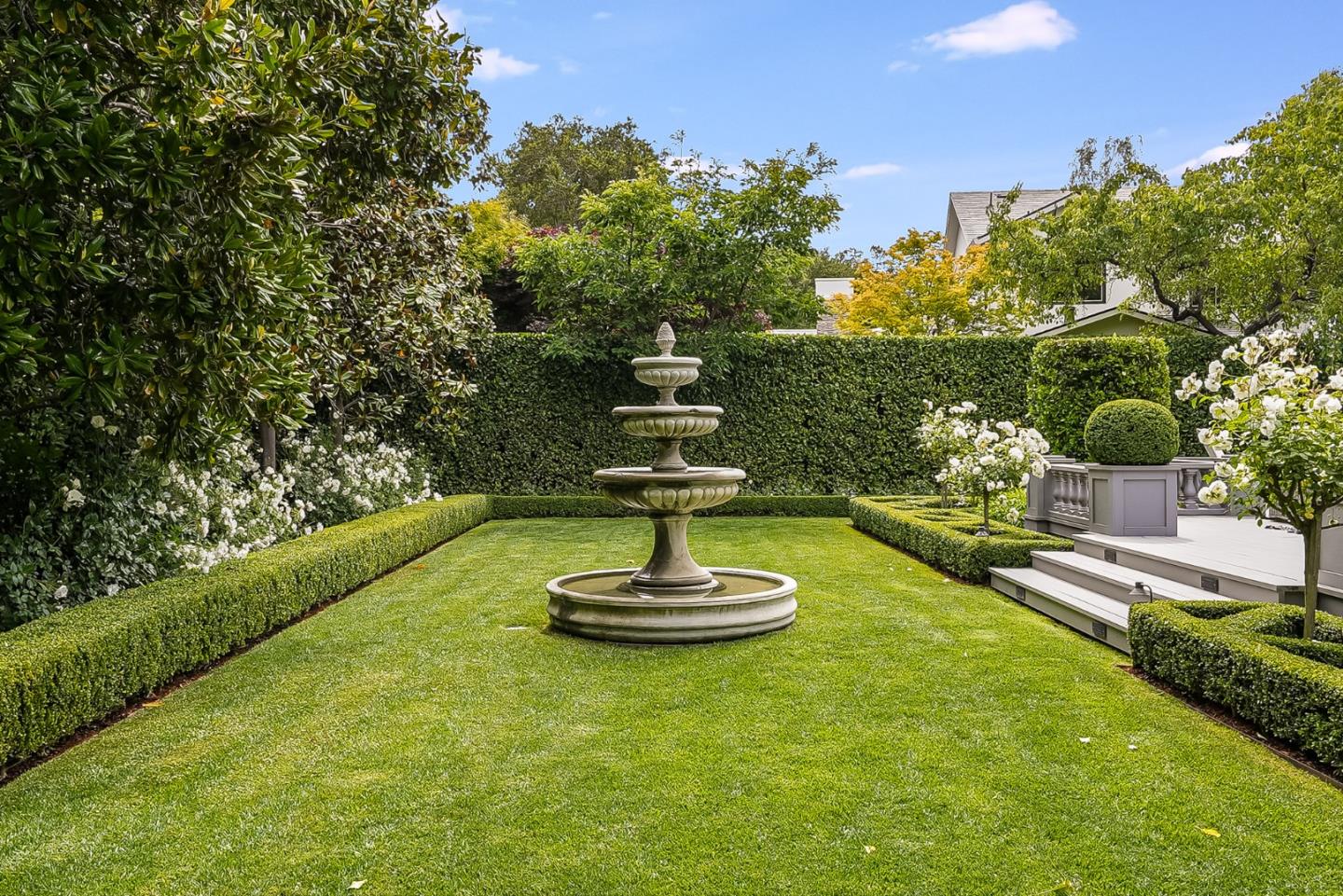 75 Riordan Place Menlo Park, CA 94025 - Photo 45 of 55 a swimming pool with trees in the background