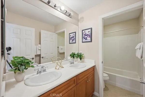 $725,000 | 37052 Almond Circle, Murrieta, CA 92563