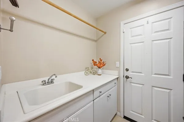 $725,000 | 37052 Almond Circle, Murrieta, CA 92563