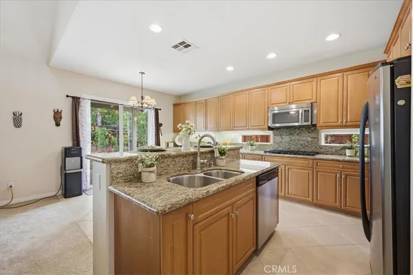 $725,000 | 37052 Almond Circle, Murrieta, CA 92563