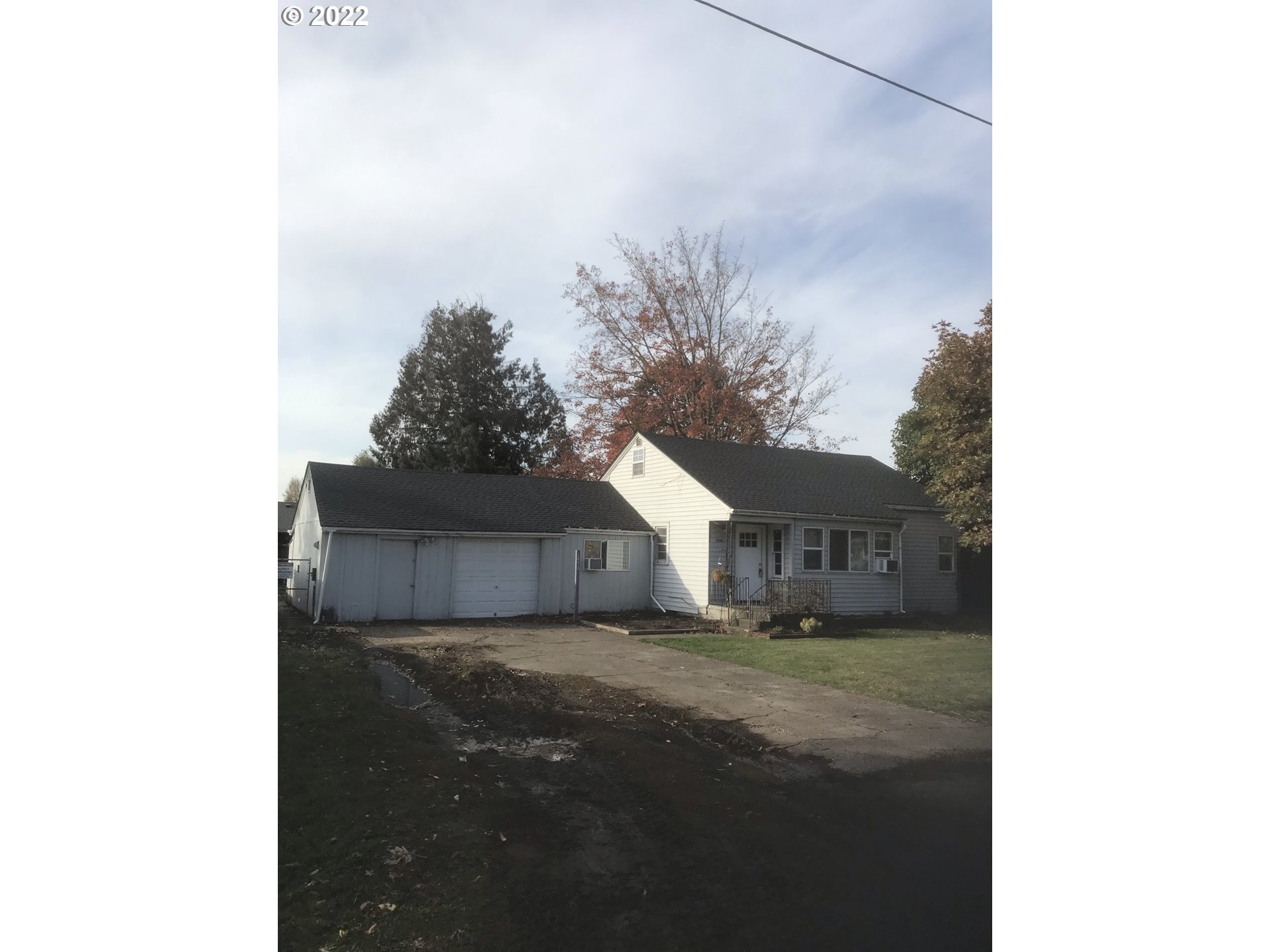 1470 Waite Street Eugene, OR 97402 - Photo 2 of 20 a view of a house with a yard