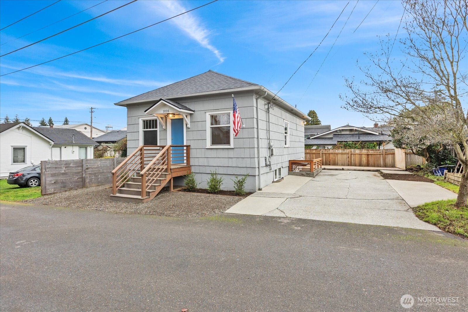 1016 Rockefeller Avenue Everett, WA 98201 - Photo 22 of 29 a front view of a house with a yard