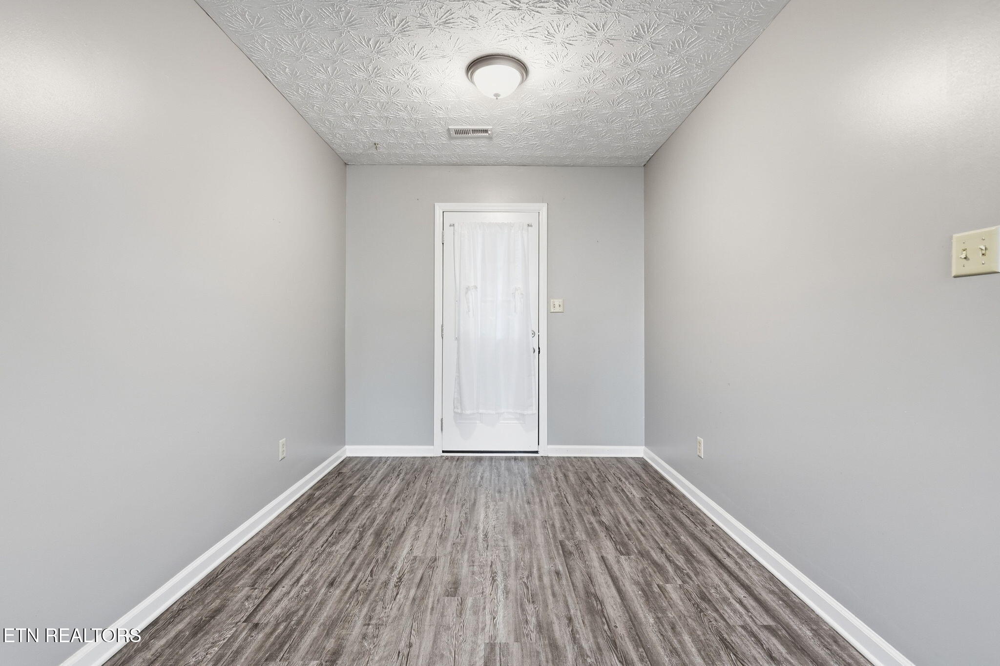 5516 West Emory Road Powell, TN 37849 - Photo 8 of 40 15-web-or-mls-3F1A9759