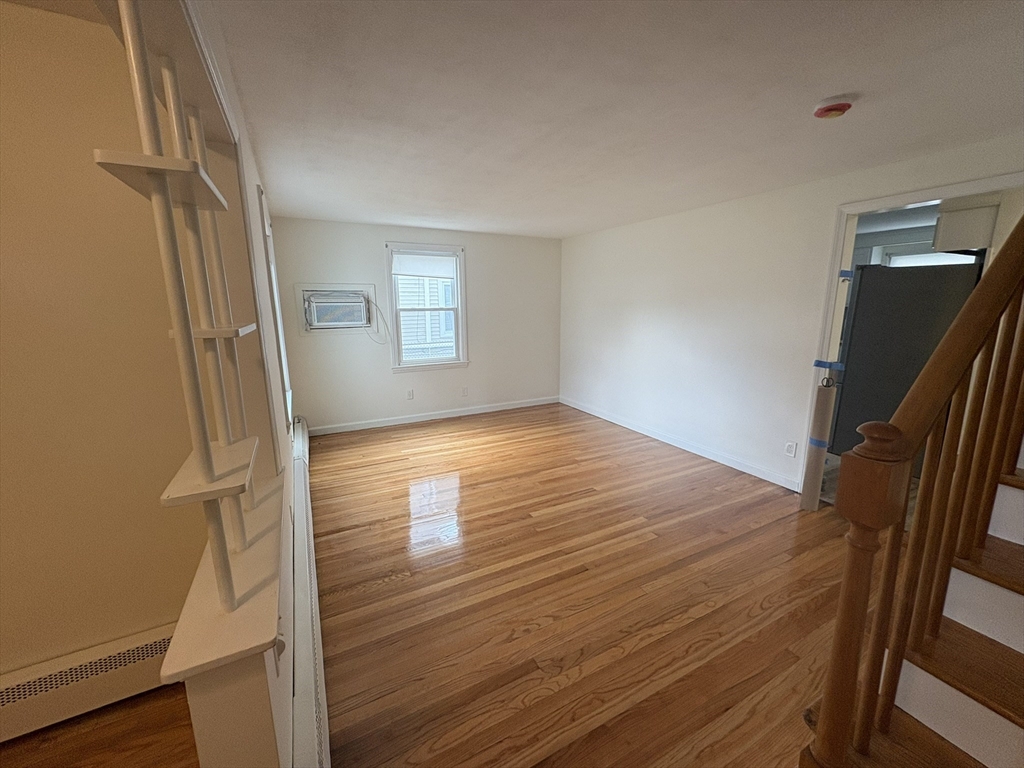 82 Waldorf Street Springfield, MA 01109 - Photo 9 of 30