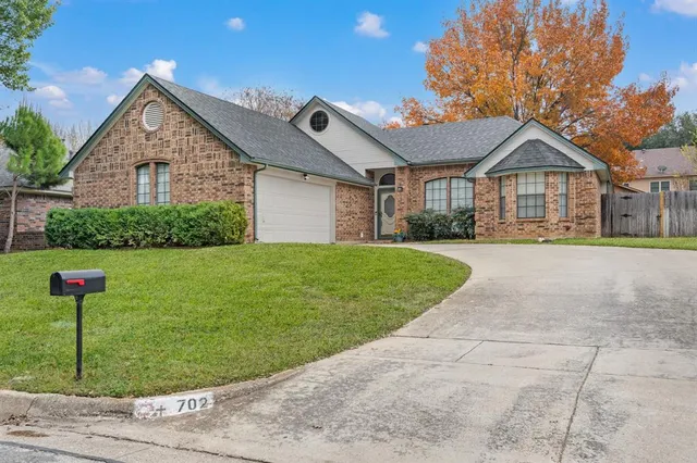 $399,000 | 702 Giltin Court, Arlington, TX 76006
