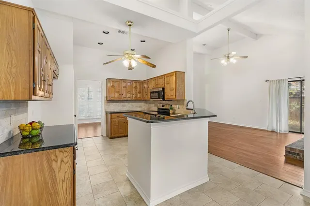 $399,000 | 702 Giltin Court, Arlington, TX 76006