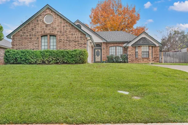 $399,000 | 702 Giltin Court, Arlington, TX 76006