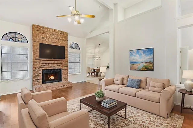 $399,000 | 702 Giltin Court, Arlington, TX 76006